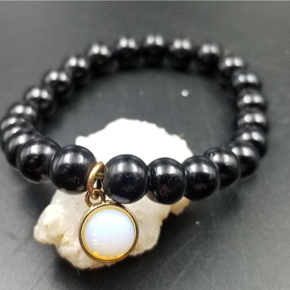 Mystic stonegate beaded bracelet. B321